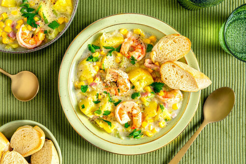 Garnelen-Chowder mit Mais und Speck