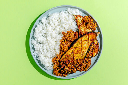 Zarte Aubergine mit würzigen Linsen