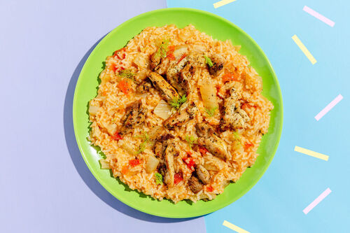 Rijstpannetje met kruidige kip