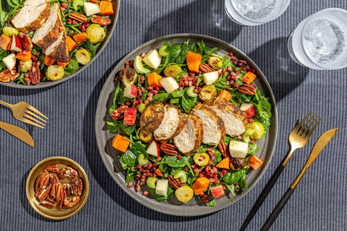 Salatteller mit Bio-Hähnchen und Speck