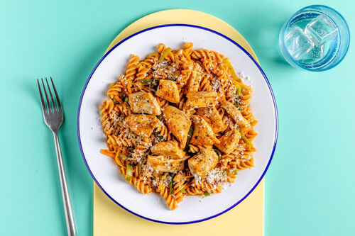 Pasta met kip en paprika