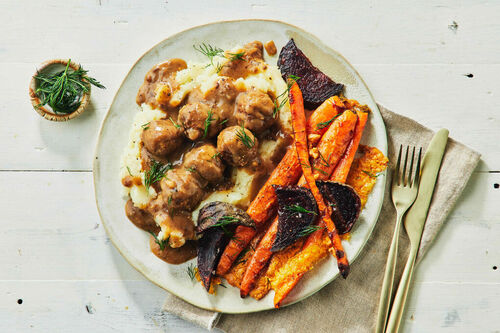 Vegan 'Meatballs' and Beetroot Gravy