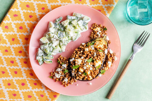 Aubergine mit Linsen-Feta-Füllung