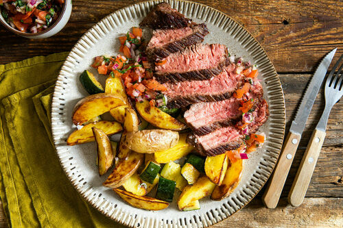 Veganes Steak mit Tomaten-Basilikum-Salsa