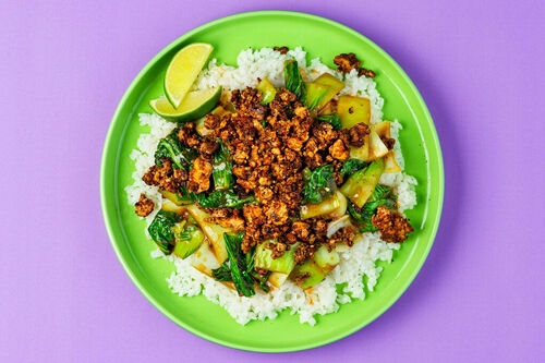 Knapperige tofu op limoenrijst