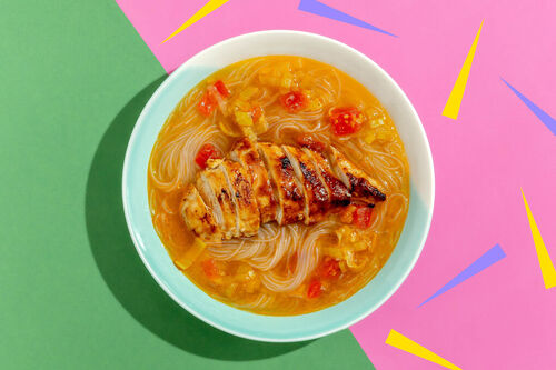 Hoisin-Hähnchen auf würziger Brühe