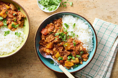 Potato Vindaloo with Readymade Chicken