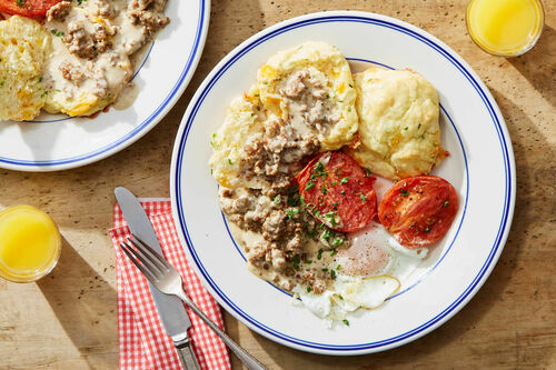 Chef Series! Cheddar Biscuits & Sausage Gravy