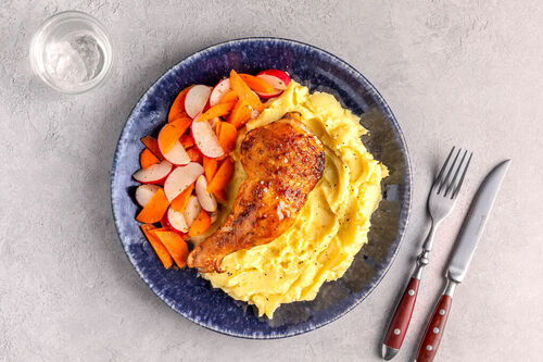 Kippenbout met aardappelpuree