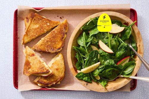 Express Recipe! Apple & Brie Grilled Cheese