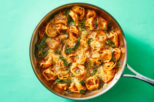 Cheesy One-Pot Tortelloni Florentine