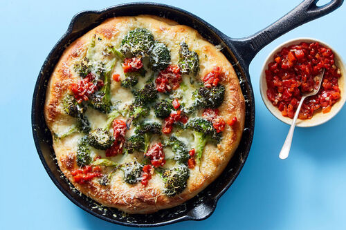 Creamy Skillet Alfredo Pizza