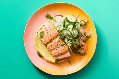 Low-Carb Salmon with Curried Yogurt