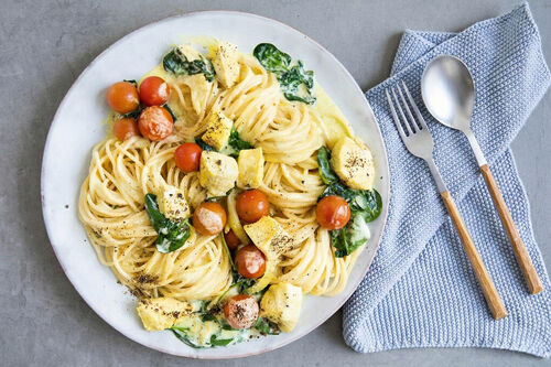 Spaghetti met kip in saffraansaus