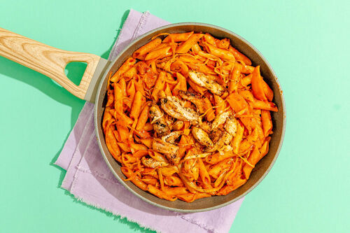 Pittige pasta met kipreepjes