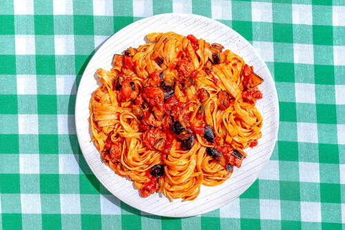 Tagliatelle mit würziger Schweinswurst