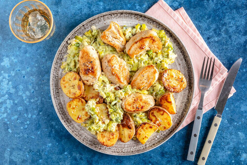 Kipmedaillons in roomsaus