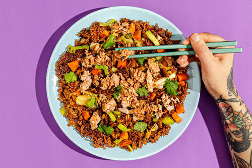 Nasi goreng met tonijn