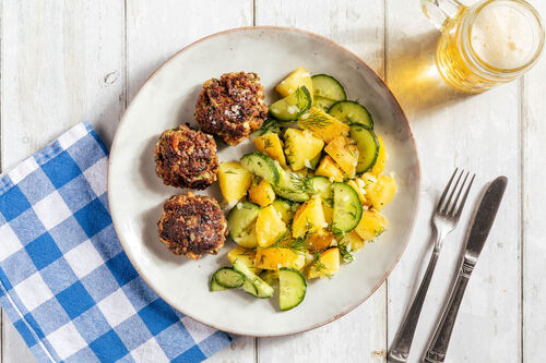 Aardappelsalade met rundergehaktballen