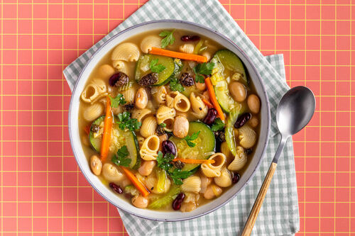 Schnelle Gemüse-Bohnen-Minestrone