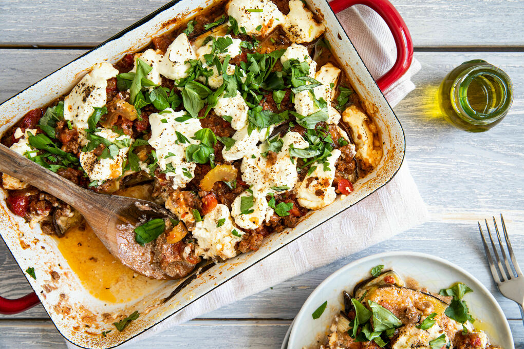 Lowcarb-lasagne med svinekød auberginer, ricotta og basilikum | Marley Spoon