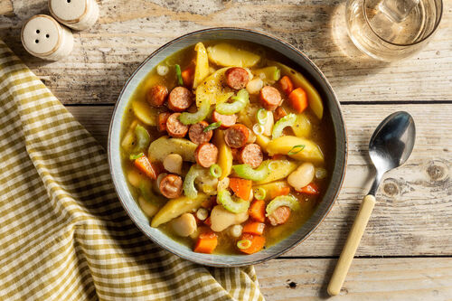 Gemüse-Bohnen-Eintopf mit Rauchwurst
