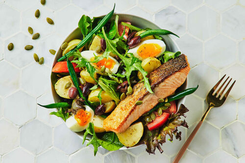 15-Min Nutritious Salmon Nicoise Salad