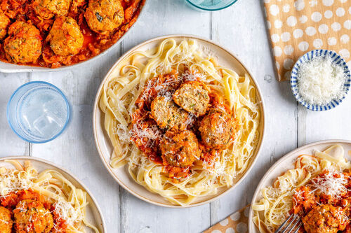 Malse gehaktballen op tagliatelle