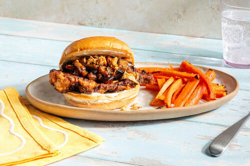 Chili-chickenburger met aubergine