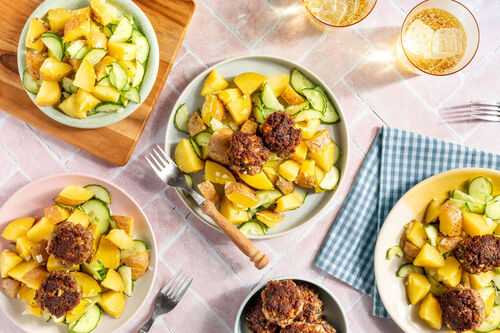 Aardappelsalade met rundergehaktballen