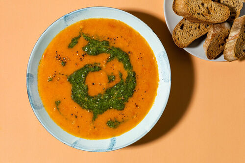 Tomatensoep met walnotenpesto
