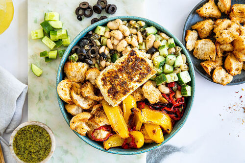 Feta-Gemüse-Bowl griechische Art