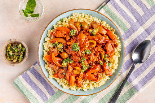 Pulled-Chicken-Tajine auf Perlencouscous