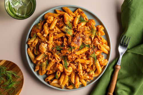 Blumenkohl-Käse-Pasta mit veganem Huhn