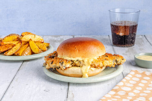 Kipburger gepaneerd met pompoenpitten