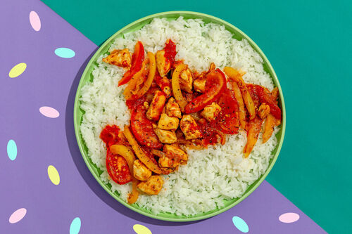 Hähnchenwürfel mit Tomate und Paprika
