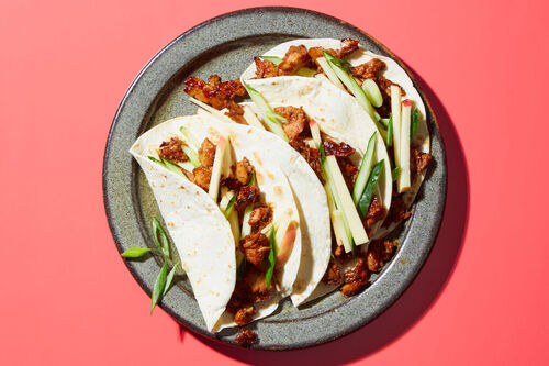 Crispy Peking-Style Beef Tacos