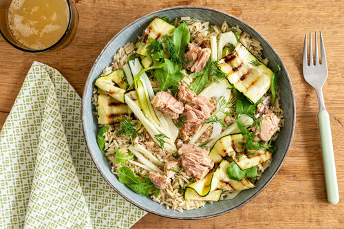 Tonijnbowl met venkel en courgette