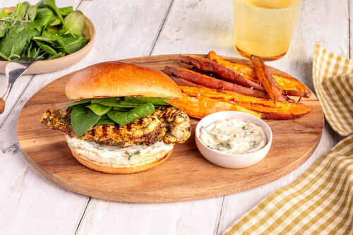 Hähnchenburger mit Süßkartoffelspalten