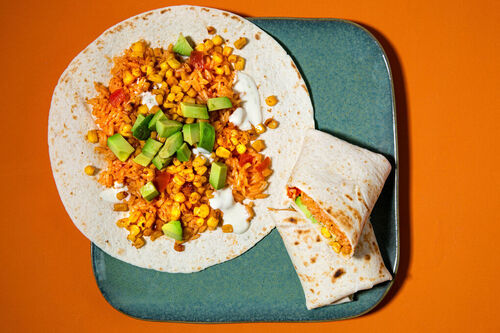 Burrito's met avocado en geroosterde maïs
