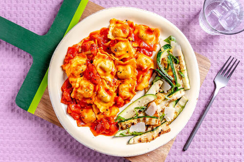 Tortelli met tomaten-tijmsaus