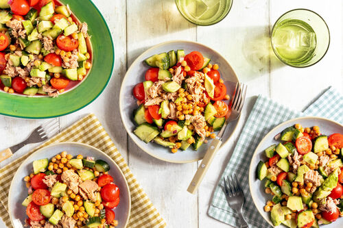 Kikkererwtensalade met tonijn en avocado
