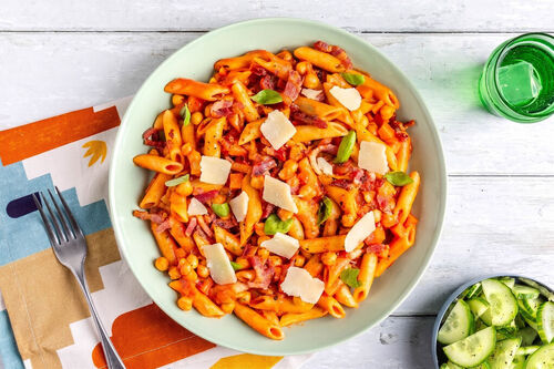 One-Pot-Pasta mit Speck und Kichererbsen