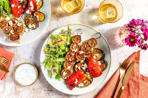 Tortilla-Hack-Spieße mit Ofengemüse und Feta