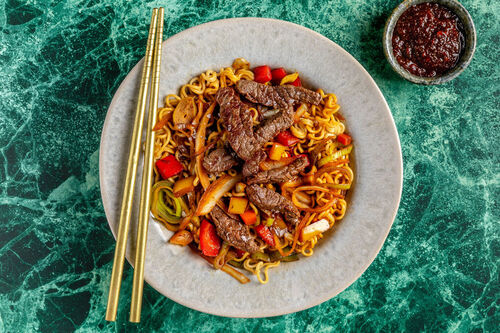 Bami goreng met runderreepjes