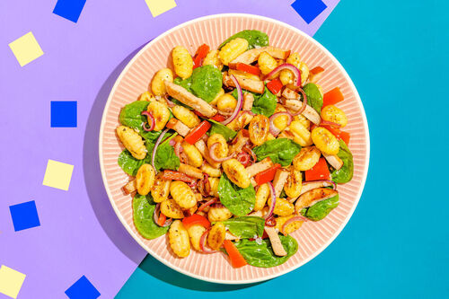 Hähnchensalat mit knusprigen Gnocchi