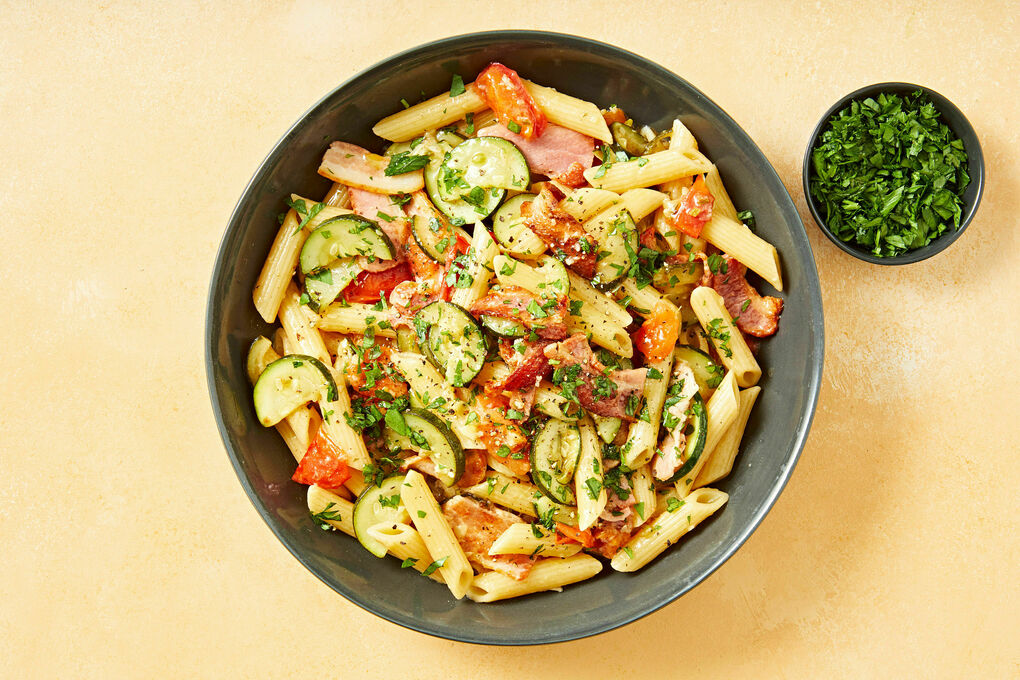 20-Minute Bacon and Zucchini Penne with Lemon and Parsley Sauce | Dinnerly
