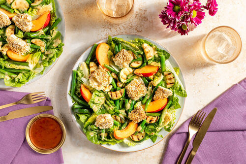 Sommersalat mit Knusper-Camembert