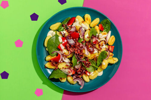 Salat mit Speck und knusprigen Gnocchi