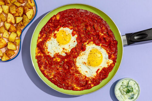 Curry-Shakshuka an Röstkartoffeln